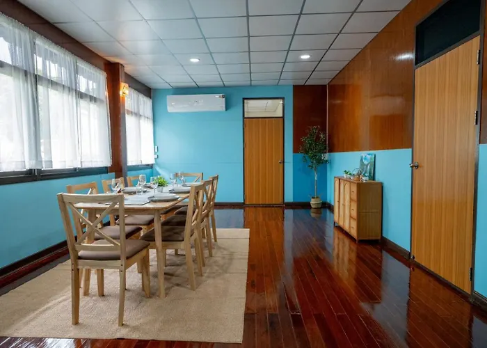 Canal-side Wooden House 3br Private Garden 別荘 *
