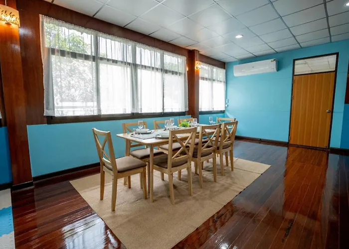 Canal-side Wooden House 3br Private Garden 別荘 *