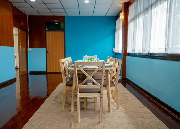 Canal-side Wooden House 3br Private Garden 別荘 *