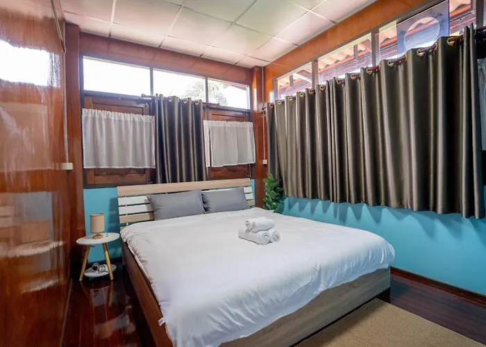 Canal-side Wooden House 3br Private Garden 別荘
