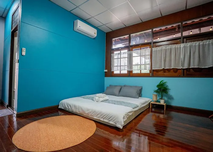 Canal-side Wooden House 3br Private Garden