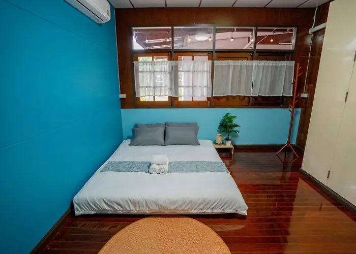 Canal-side Wooden House 3br Private Garden 別荘 *