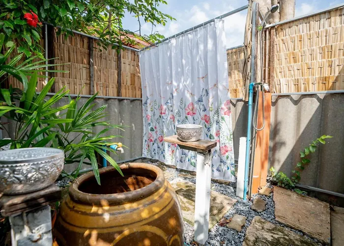Canal-side Wooden House 3br Private Garden *