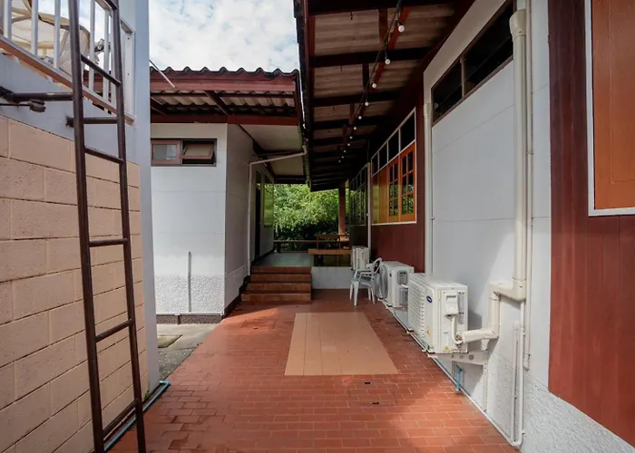 Canal-side Wooden House 3br Private Garden * バンコク都