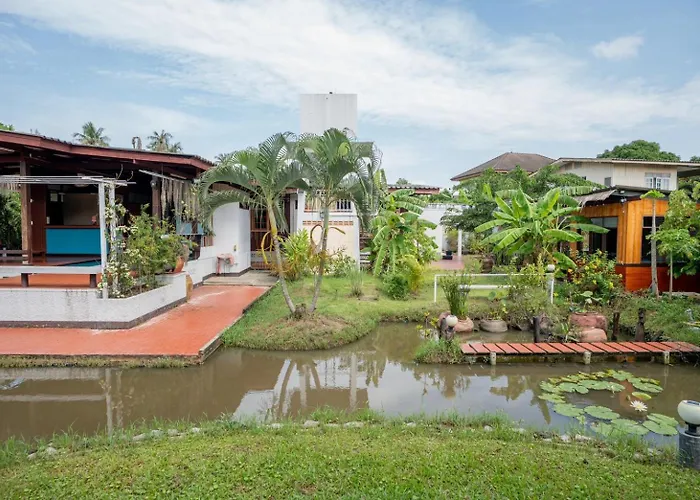 Canal-side Wooden House 3br Private Garden *